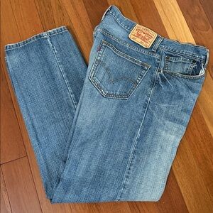 Levi’s Strauss Relaxed Jeans  -559
size 34x32